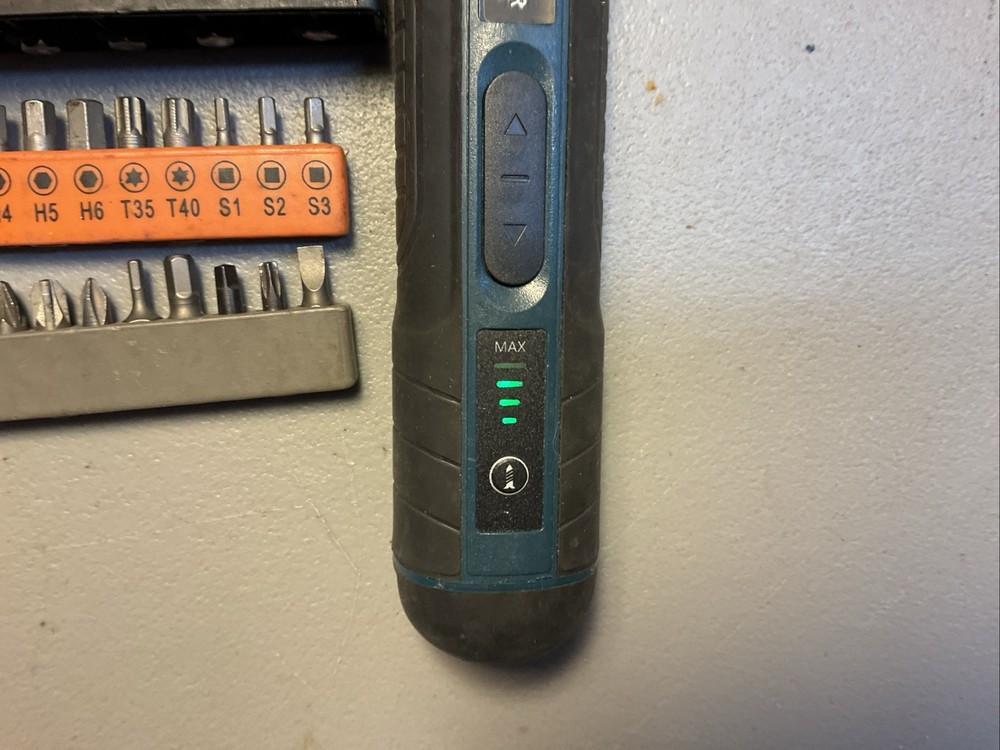 Lithium Pro 4V Screwdriver-Rechargeable W/27 Bits Including Nut Driver Bits