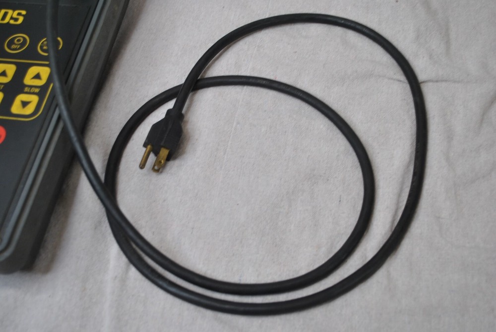 CPS COMPUTE-A-CHARGE Model CC700