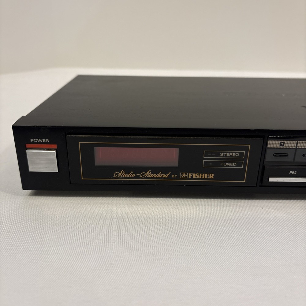 Fisher AM FM Tuner Model FM-39