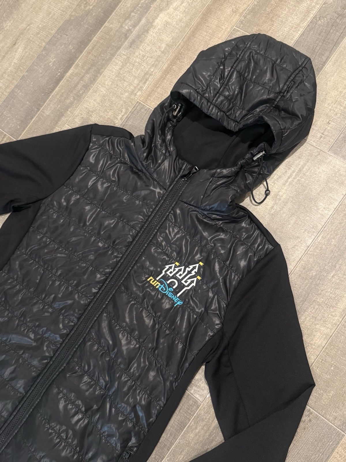 Run Disney Every Mile Is Magic Mickey & Friends Puffy Jacket Black Womens Medium