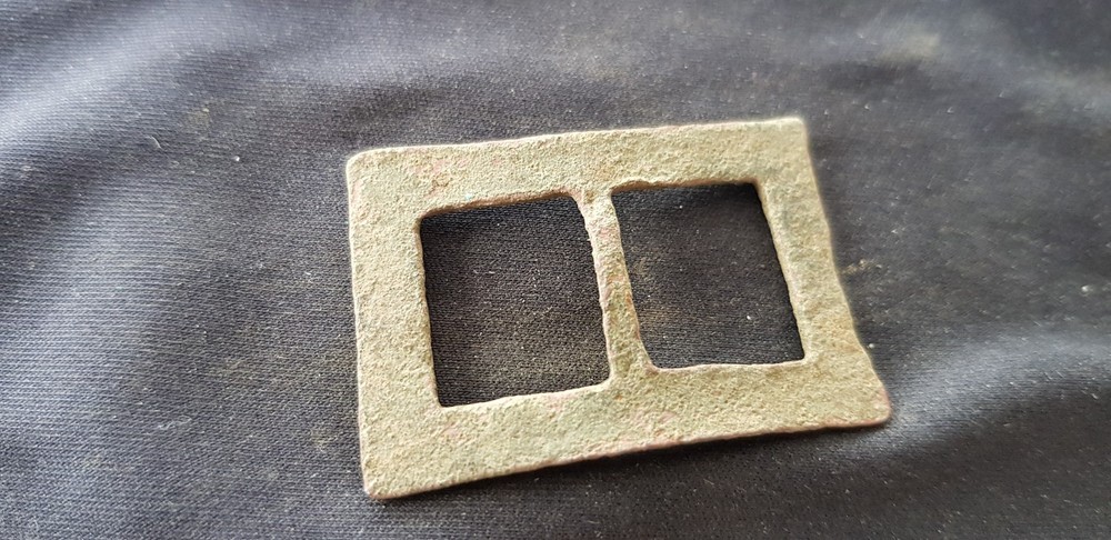 Nice 1700 hundreds copper alloy buckle, please read description. L98L