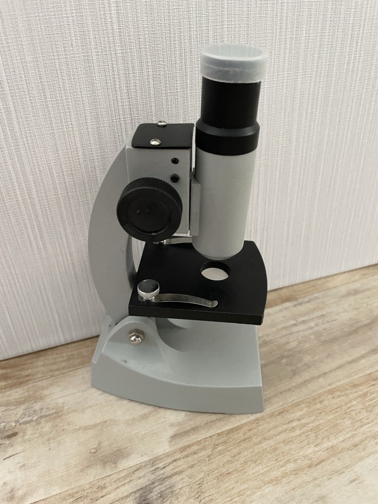 Student Microscope With Carry Case LW Scientific