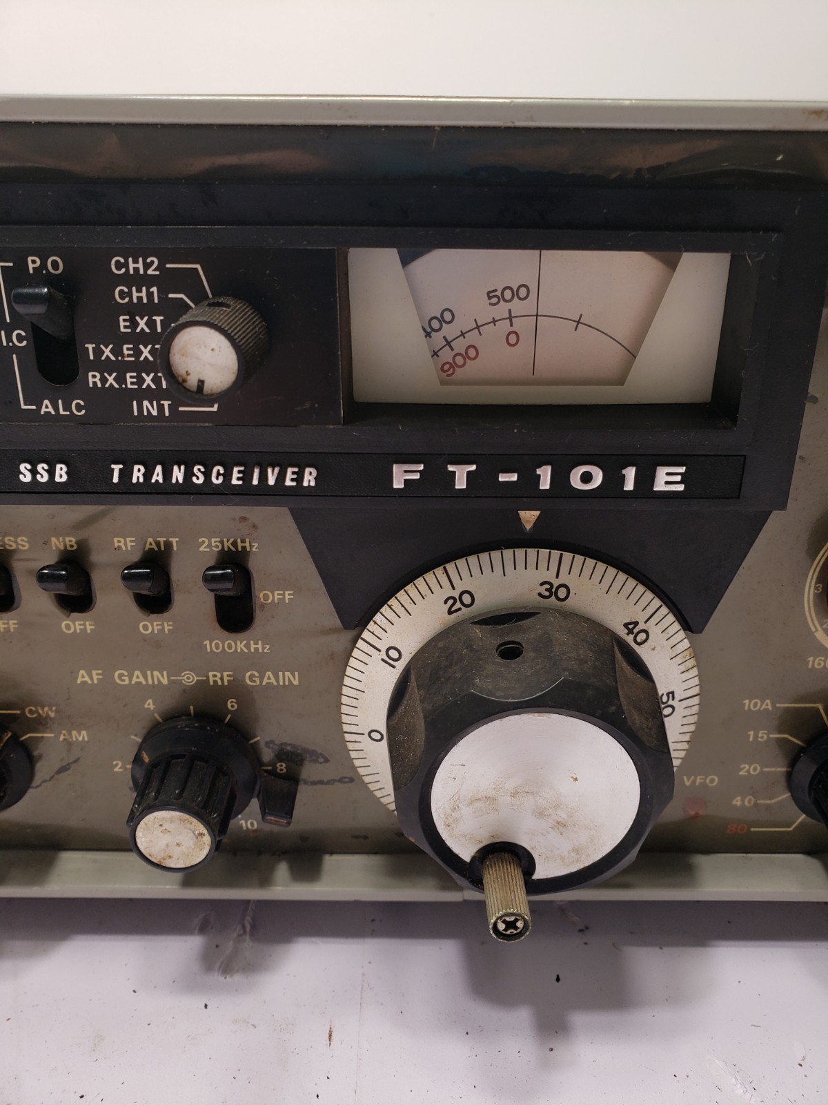 Vintage Yaesu FT-101E Hybrid SSB Transceiver AC 100-234V Made In Japan Untested