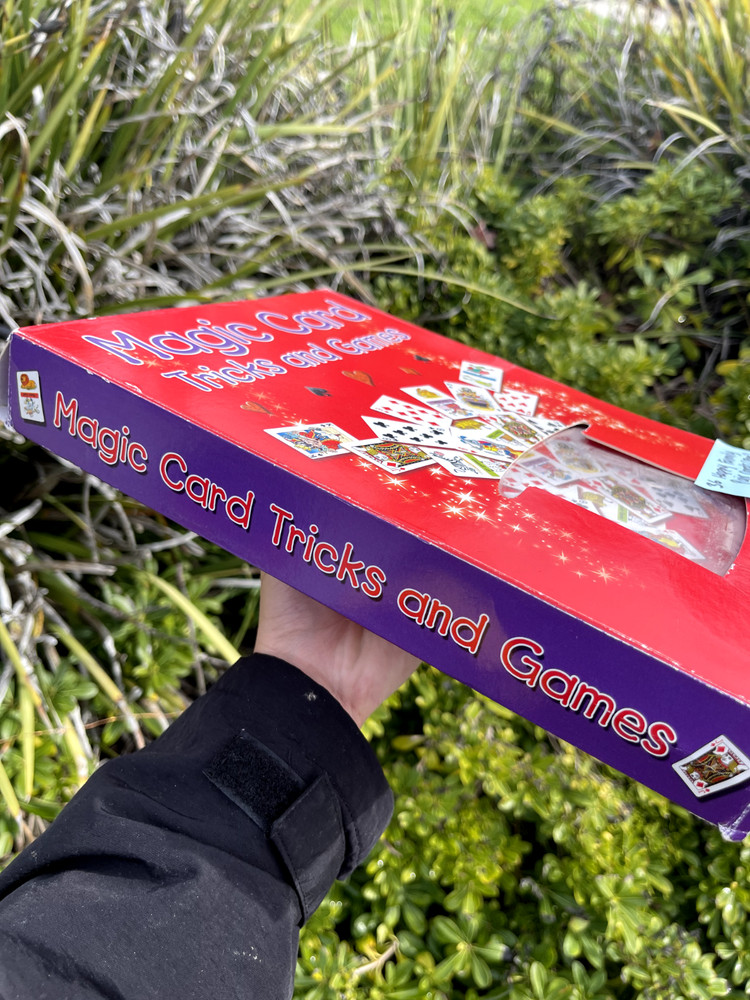 Magic Card Tricks & Game SET KIT + Tutorial Book 142 CARDS Fun for Kids Children