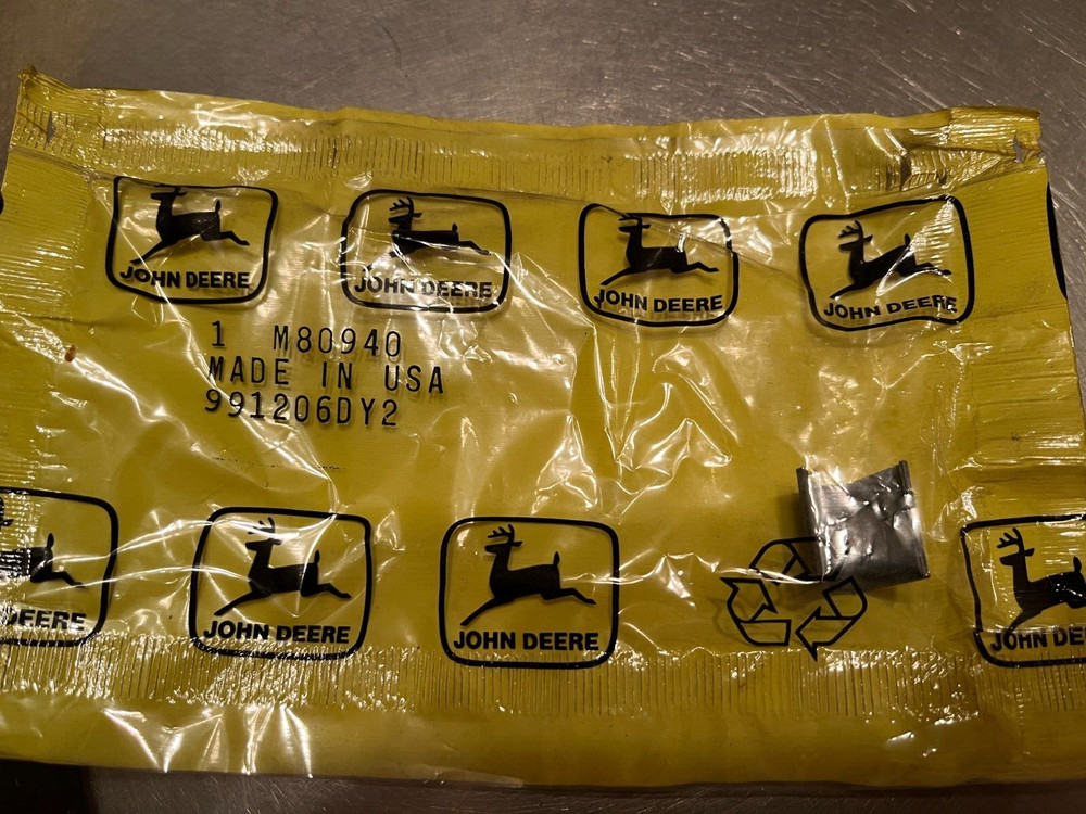 M80940 Genuine OEM John Deere CLIP