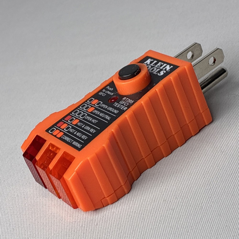 Klein Tools Outlet Tester Model RT105 Works
