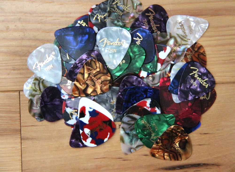 Dozen (12) - Fender 351 THIN  Guitar Picks - FREE SHIPPING