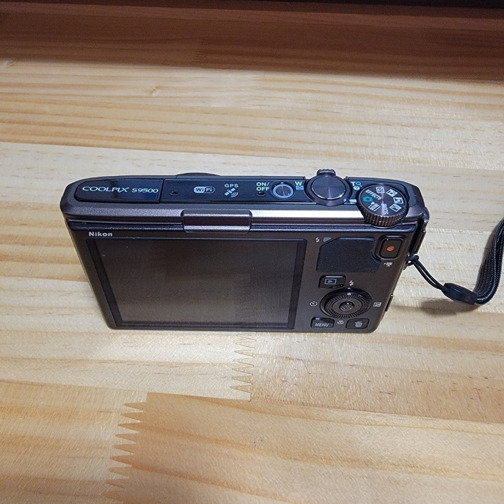 Nikon Coolpix S9500 Brown