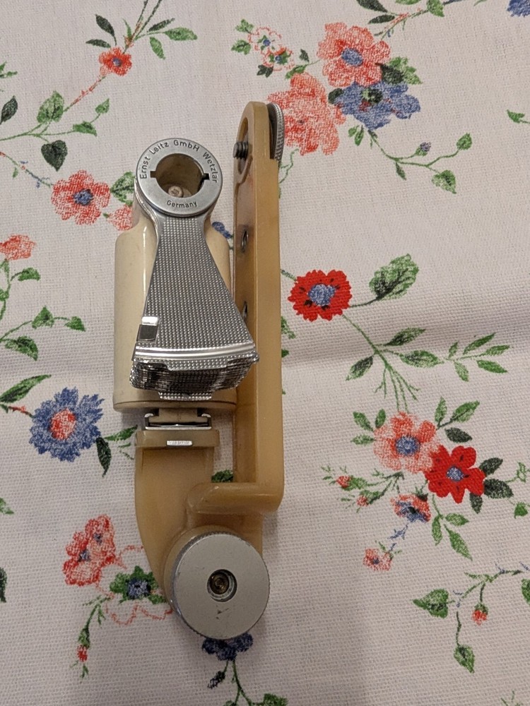 Leitz Wetzlar Leica CTOOM Camera Right Angle Adjustable Flash Bracket w flash