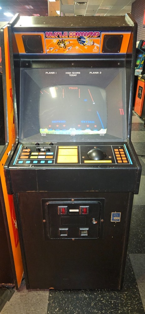 MISSILE COMMAND Video Arcade Game - Atari 1980 - 2562