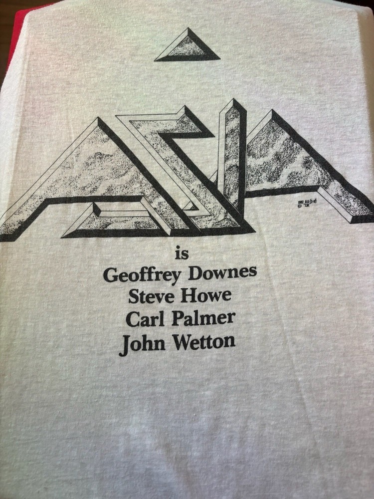 ASIA MUSIC BAND 1982 INVASION TOUR RARE RED ORIGINAL CONCERT RAGLAN T-SHIRT!