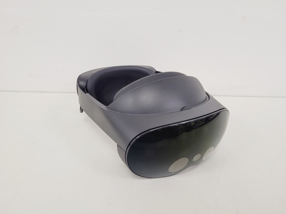 Meta Quest Pro 256GB VR Headset - Black