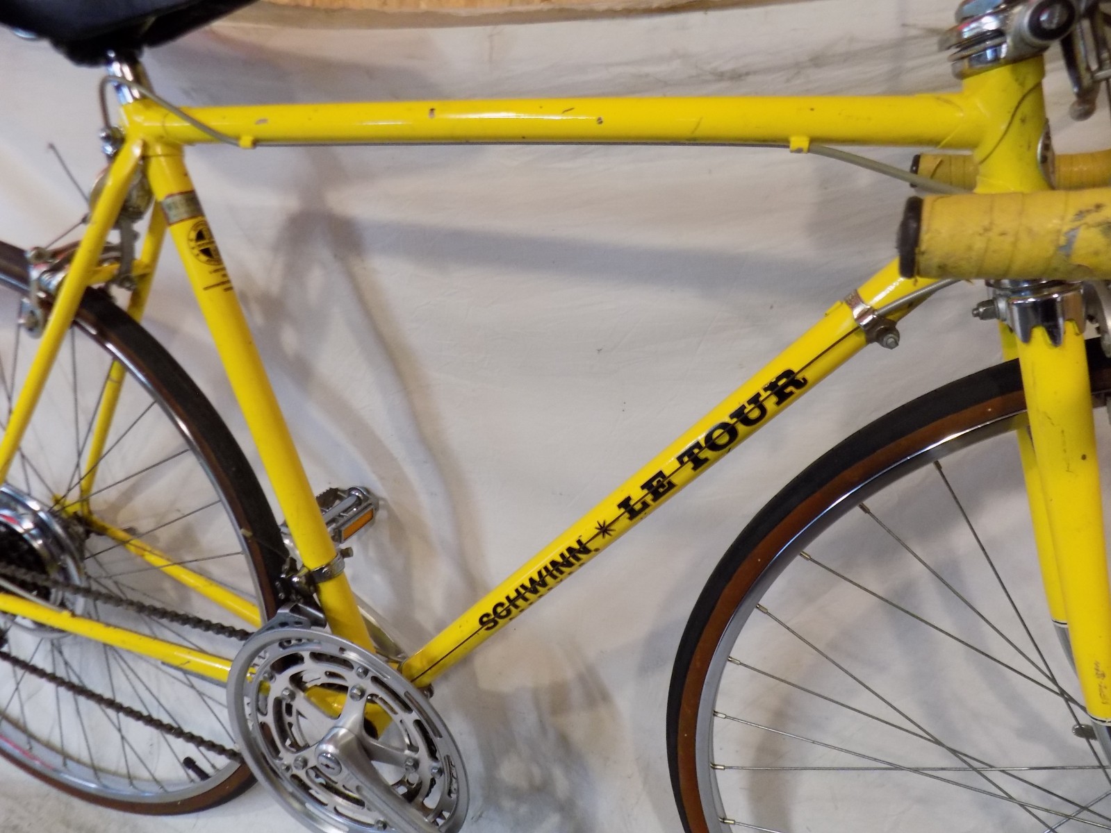 1974 SCHWINN LE TOUR MENS 10-SPEED ROAD BIKE SUPER SPORT VOYAGEUR 12 VINTAGE 74