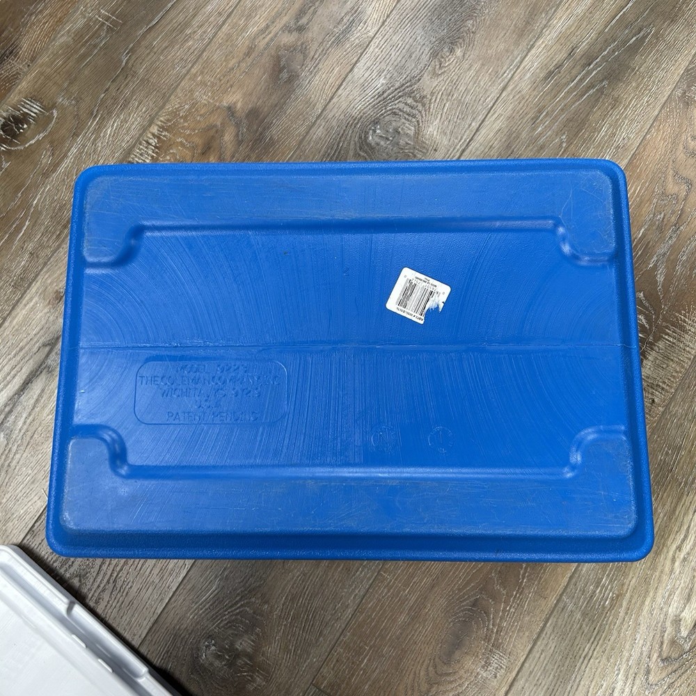 Coleman Party Stacker Cooler Model 9223 Stackable 48 Cans Blue White