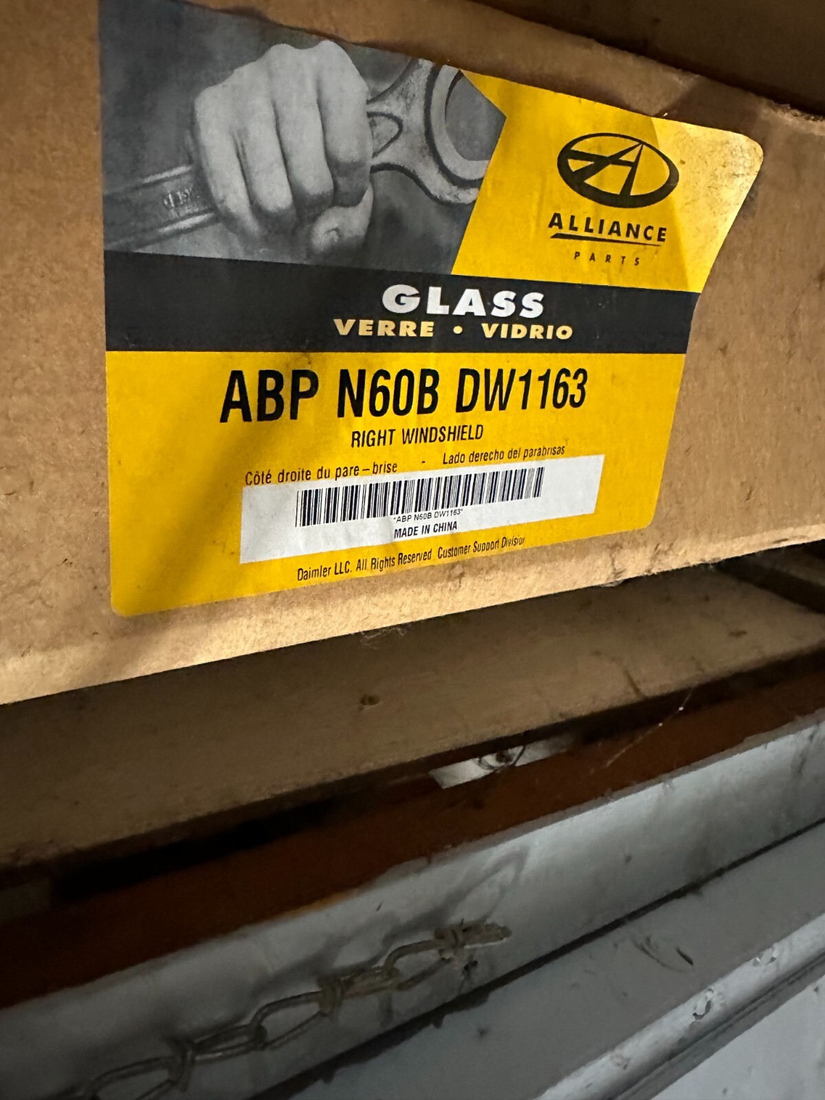 Alliance Right-Side Windshield -- N60B-DW1163