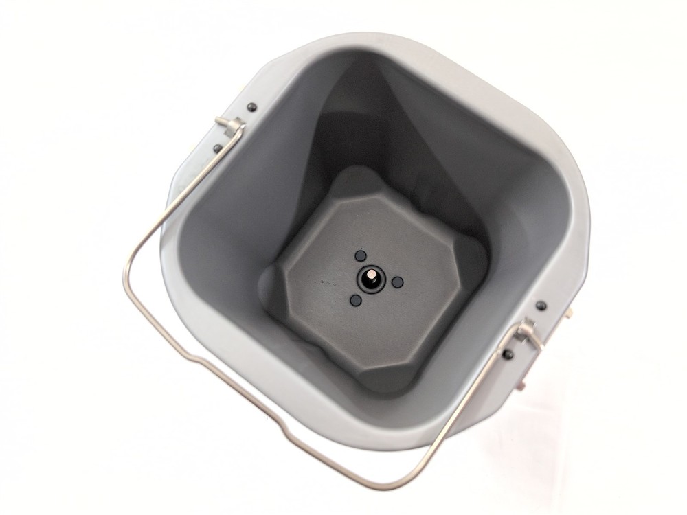 (no paddle)Black And Decker Bread Maker Pan only Model B1800