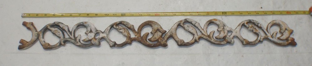 Cast Iron Swirl Decoration