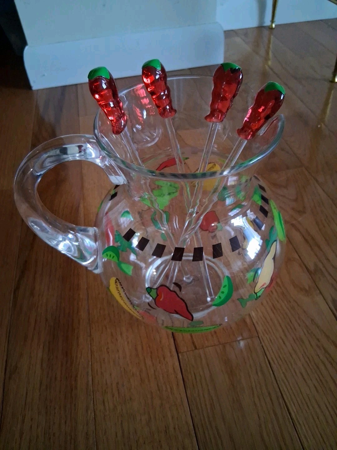 Vintage acrylic margarita pitcher with 4 stir sticks Peppers MCM
