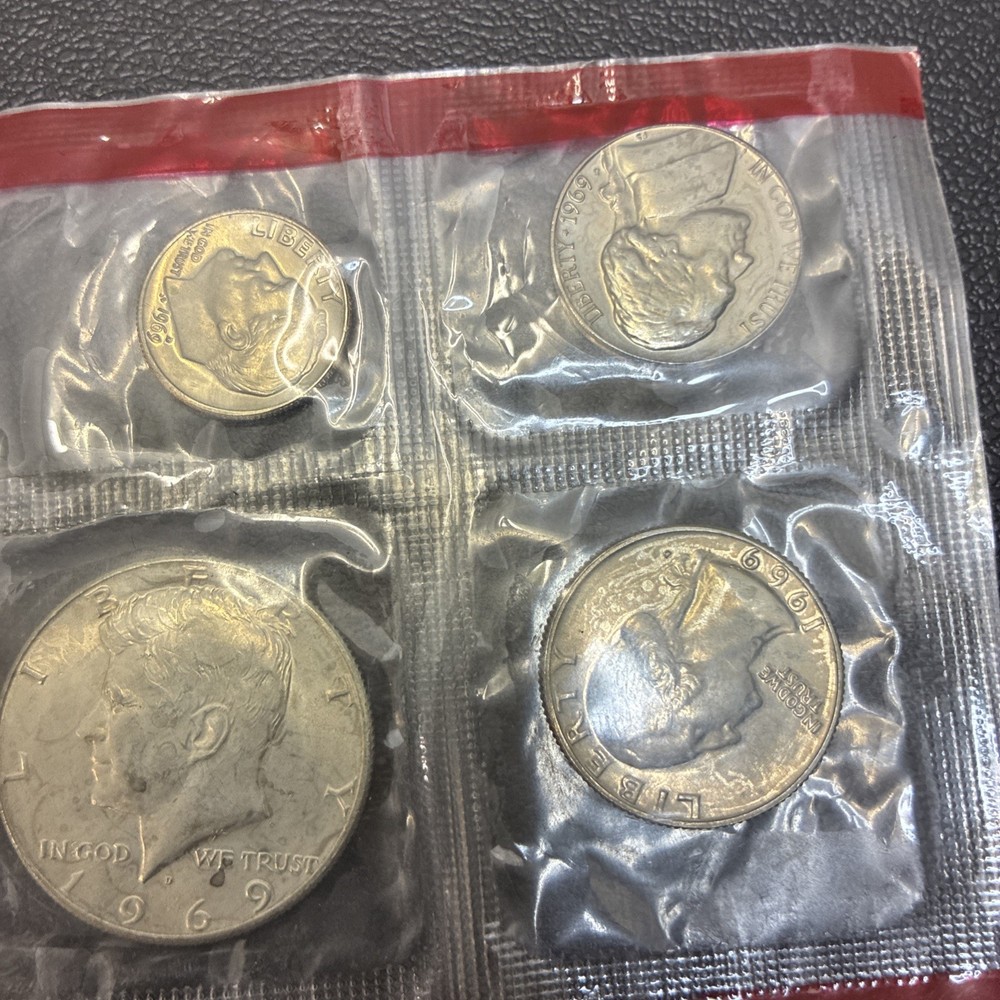 1969 U.S. Mint Uncirculated Coin Set Original Sealed Packaging