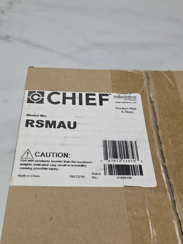 Chief RSMAU Mini Elite Universal Projector Mount