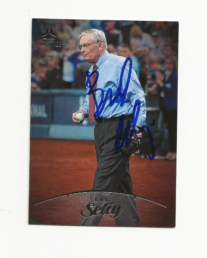 BUD   SELIG     MLB     AUTOGRAPHED    CARD
