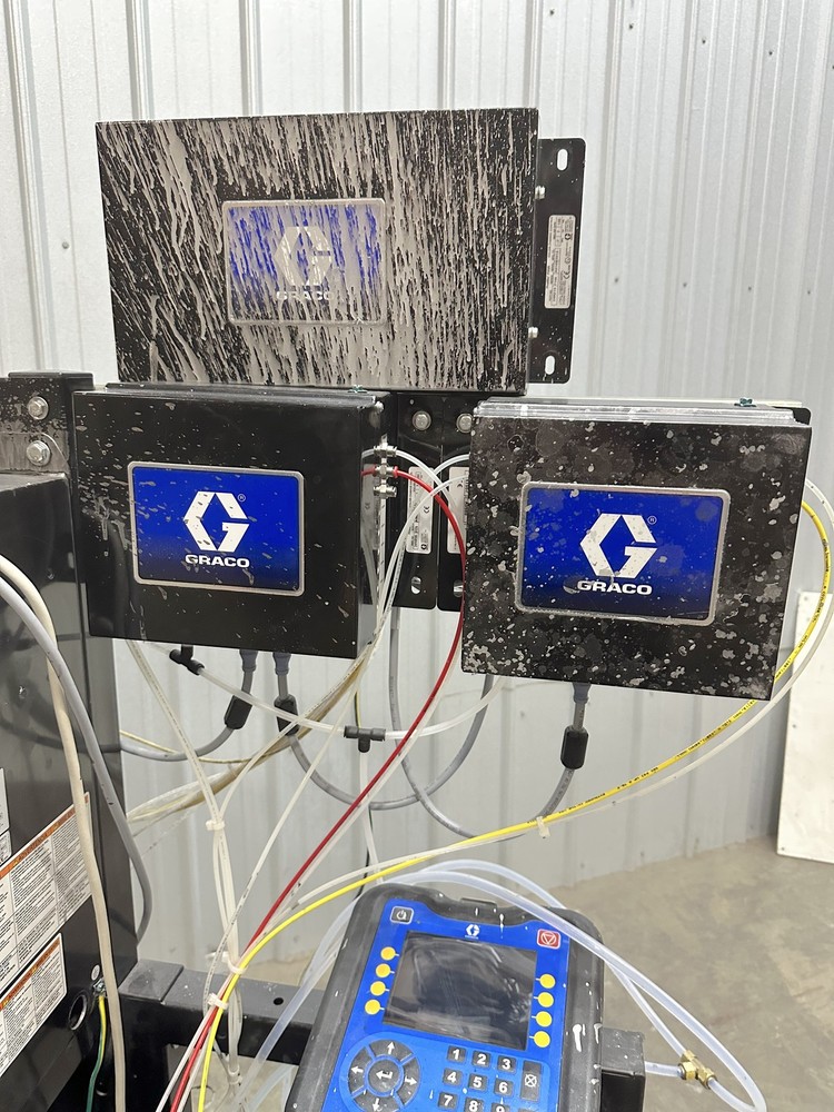 Graco ProMix PD2K Automatic Proportioner w/ Color Change Controllers & Pendant