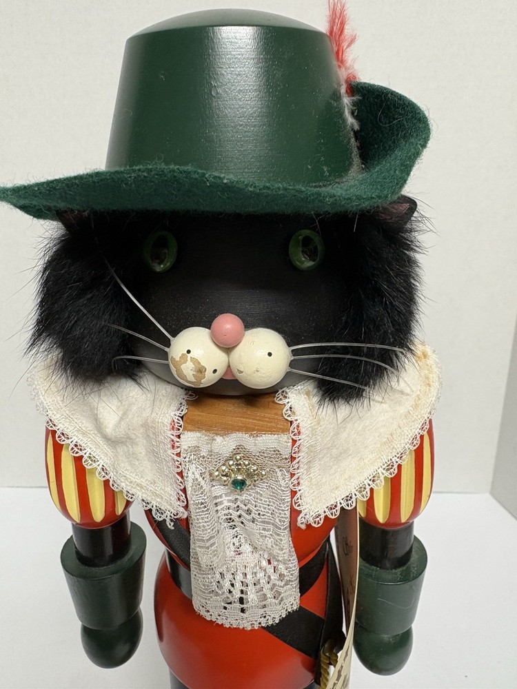 Seiffener Germany Puss n Botts Nutcracker, S1