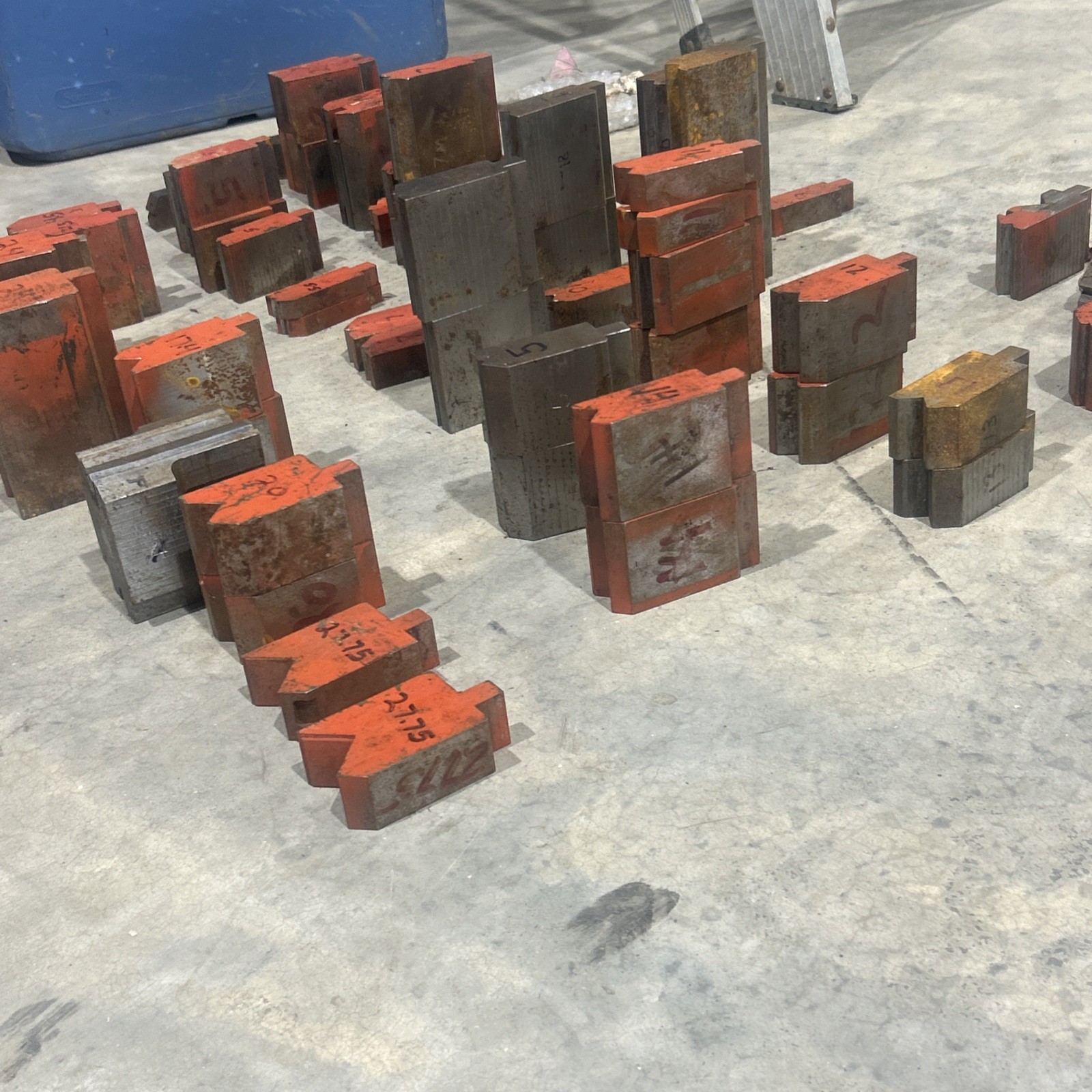 52 PCS. offset brake press dies, step dies, sheet metal forming. METRIC OFFSETS