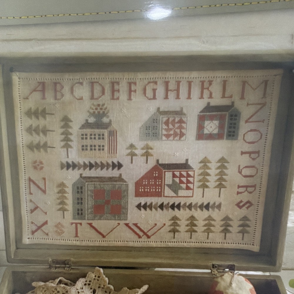 With Thy Needle & Thread Punchneedle Designs Saltbox Quilt Sampler #CS279