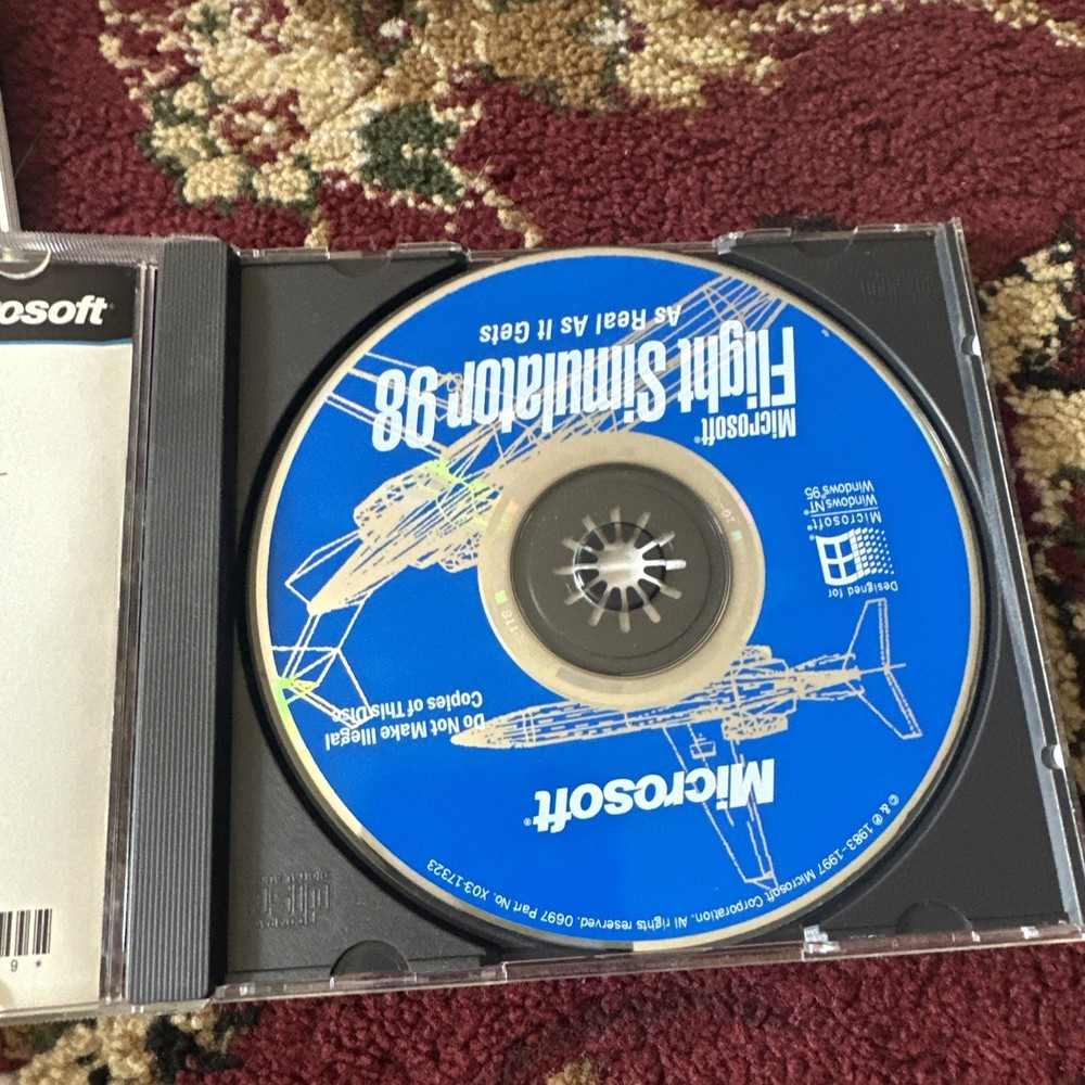 Microsoft Flight Simulator 98 PC CD-ROM + Pilots Handbook + Strategy Guide