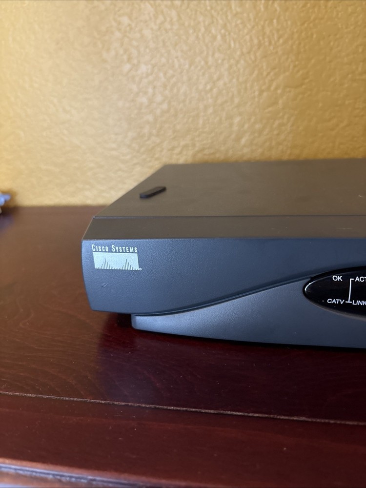 Cisco uBR924 Cable Modem Router – No Cables – Untested