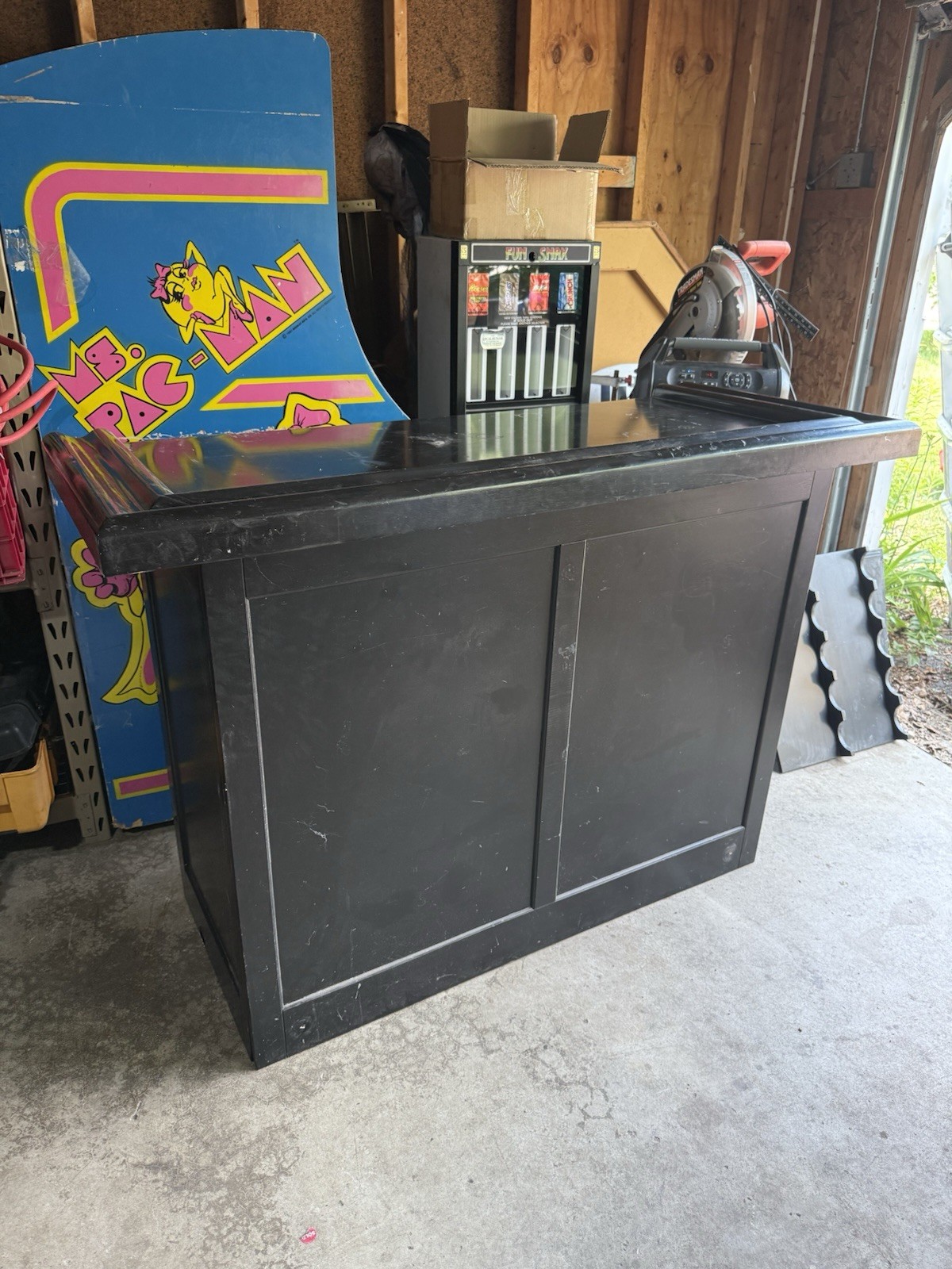 Premium Solid Wood Home Dry Bar with Ample Storage - Black Used 60"