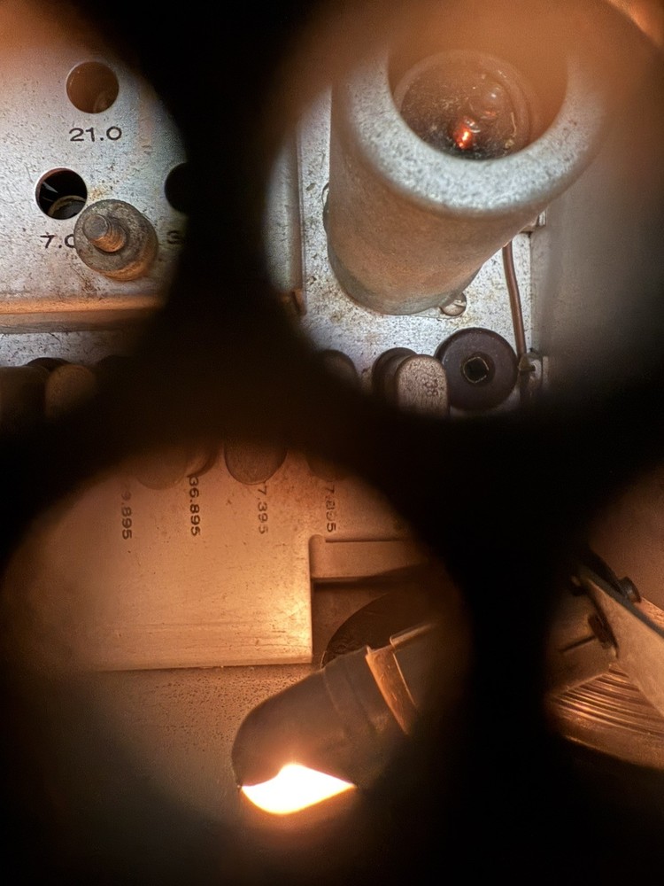 Vtg Heathkit SB-401 - Transmitter Ham Radio POWERS ON (READ)