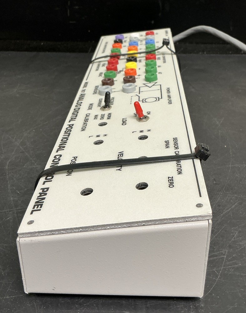Comdyna 767 Analog/Digital Positional Control Panel | Missing Screws in Panel