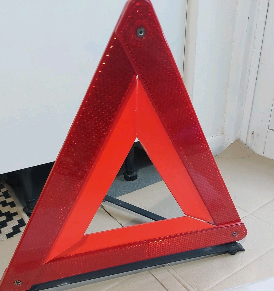 PLASTAR LARGE WARNING HAZARD TRIANGLE FOLDABLE
