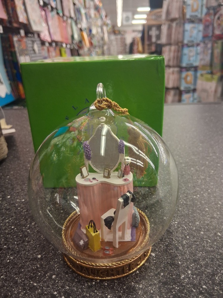 Flavia Milano Memory Daughter Globe