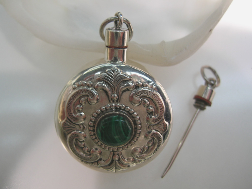 Sterling Silver perfume bottle round engraving vintage design w/ Malachite