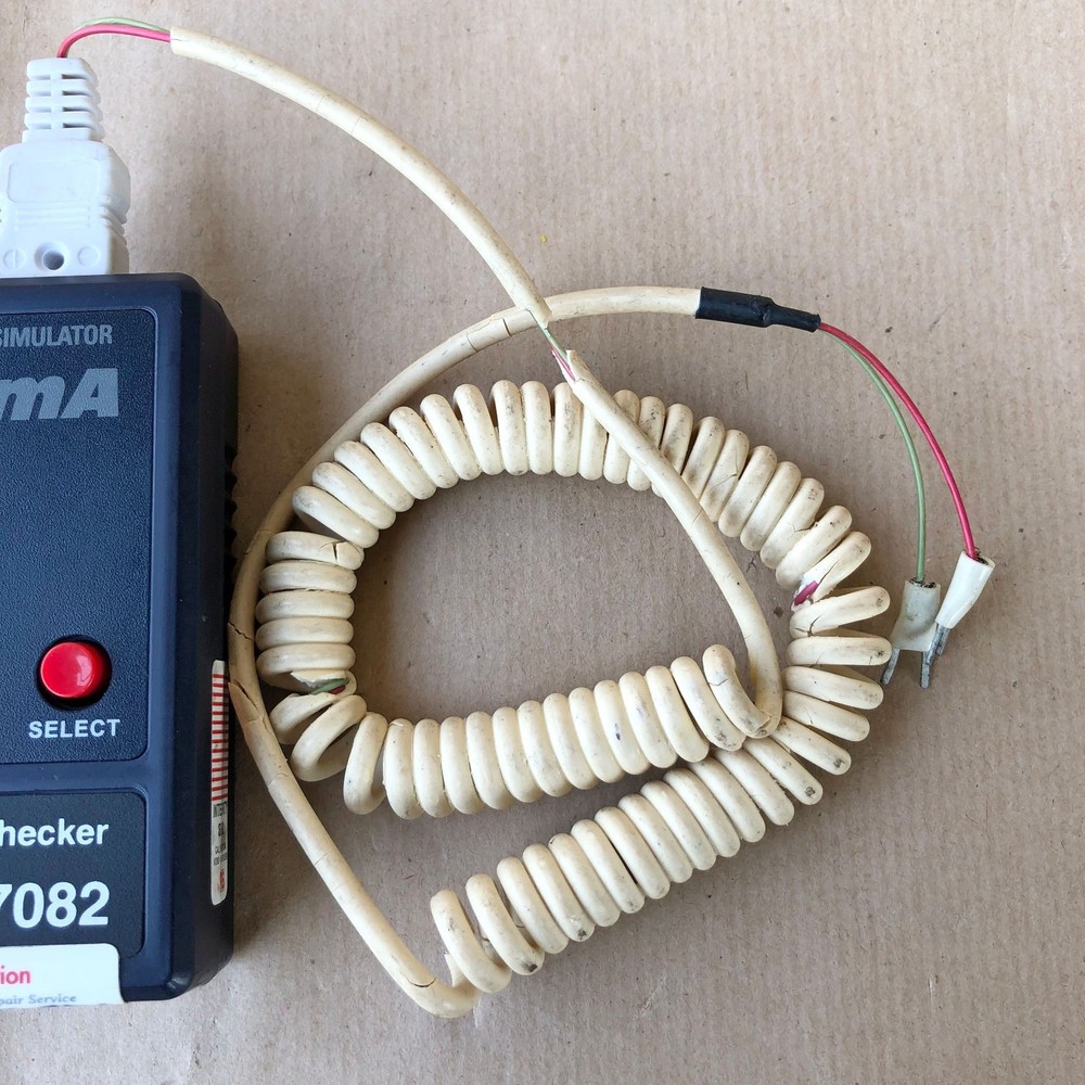 RS 180-7082 CALIBRATION CHECKER AND CURRENT LOOP SIMULATOR