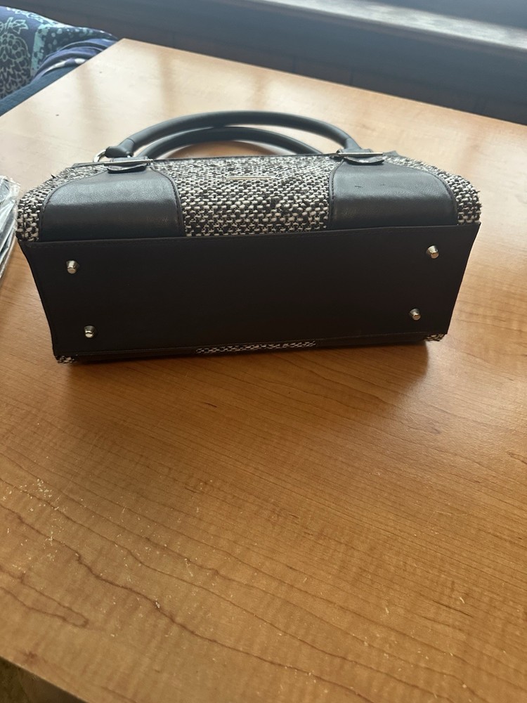 Miche Classic Black Base Bag Double Handles with 4 shells EUC