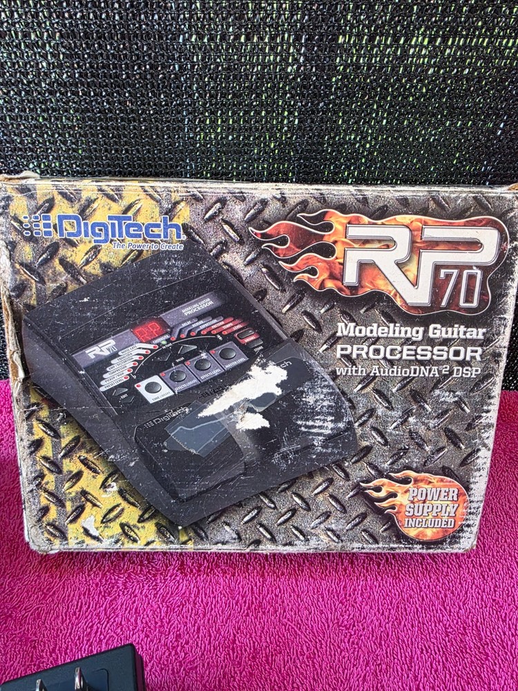 DigiTech RP70 Modeling Guitar Processor With AudioDNA 2 DSP