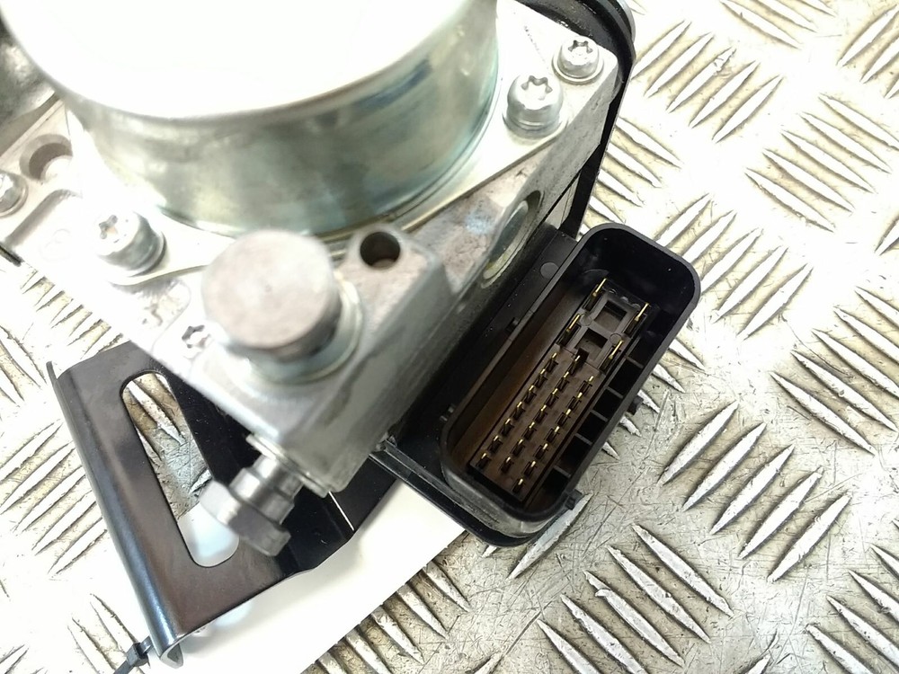 2012 TRIUMPH TIGER EXPLORER 1215 ABS Pump