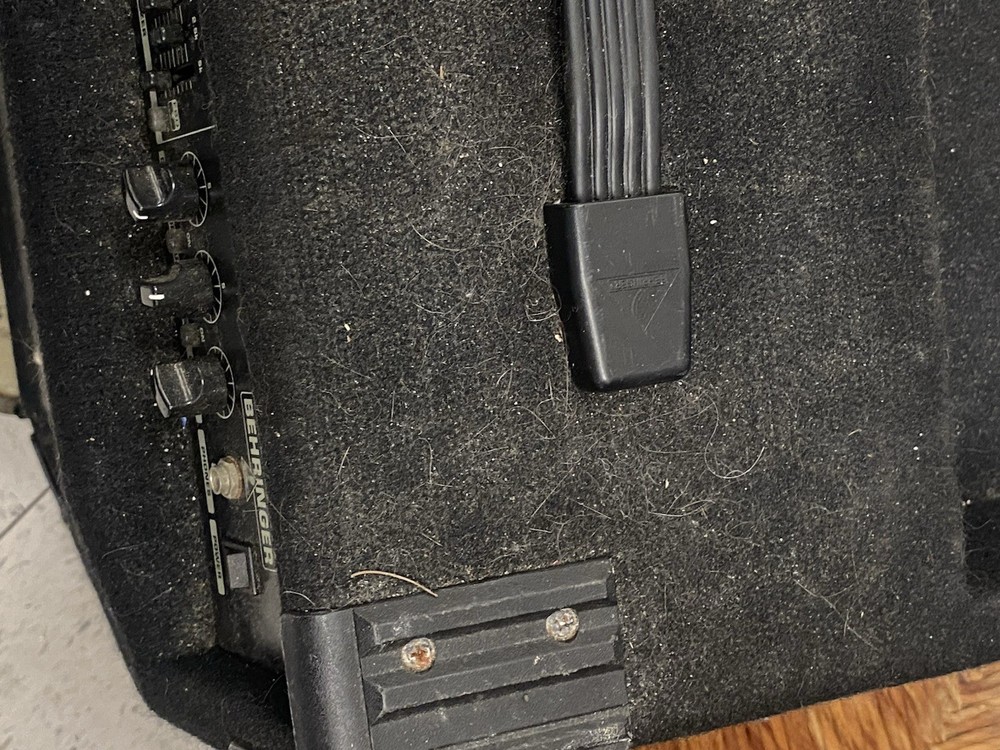 BEHRINGER BXL3000 BASS AMPLIFIER