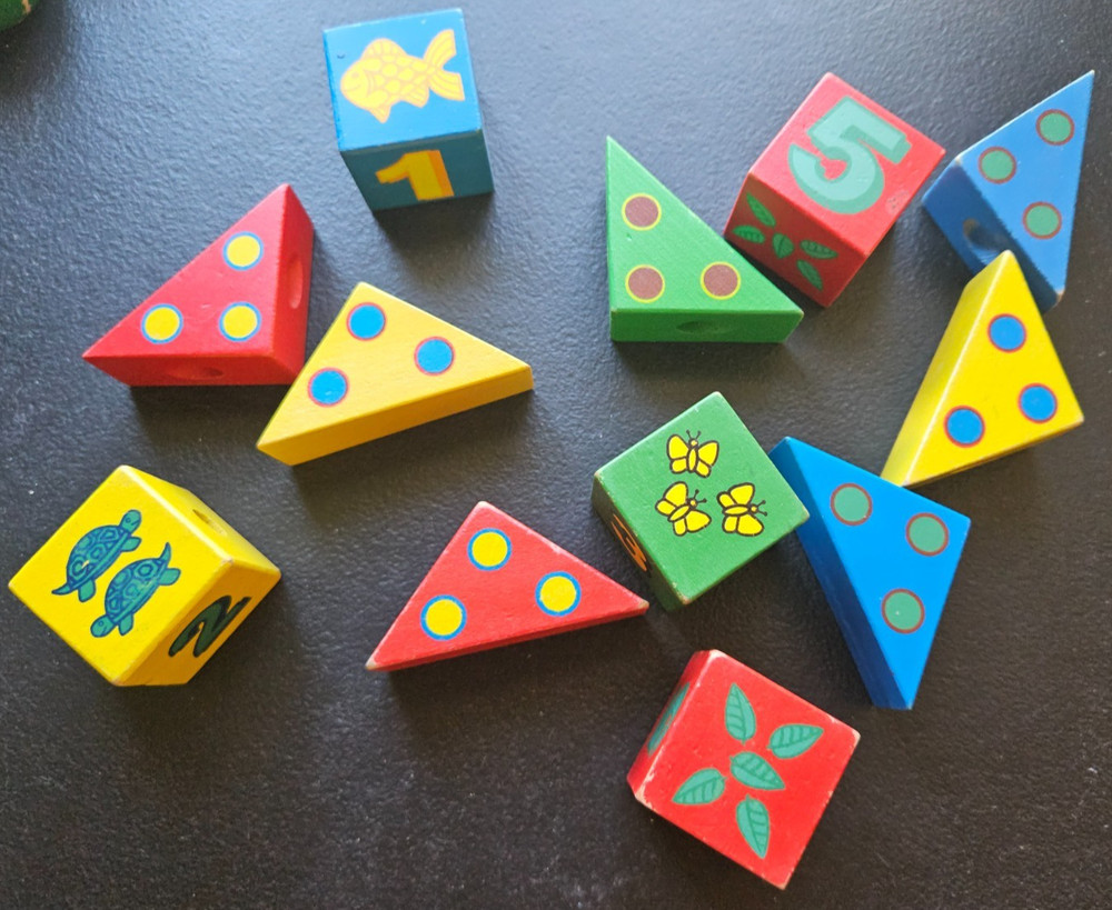 CHILDRENS LEARNING WOOD BUILDING BLOCKS. TRIANGLES, SQUARES. NUMBERS, ANIMALS