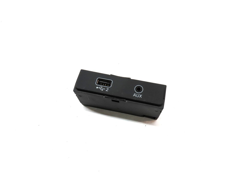 2019 AUDI A5 SPORTBACK (8W6) USB AUXILIARY AUDIO INTERFACE INPUT JACK PANEL