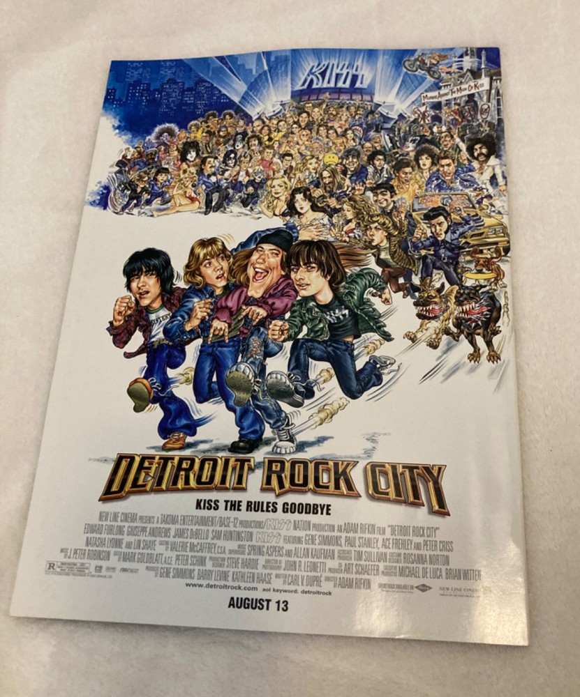 Brand New THE OFFICIAL KISS MAGAZINE #2 Never Read