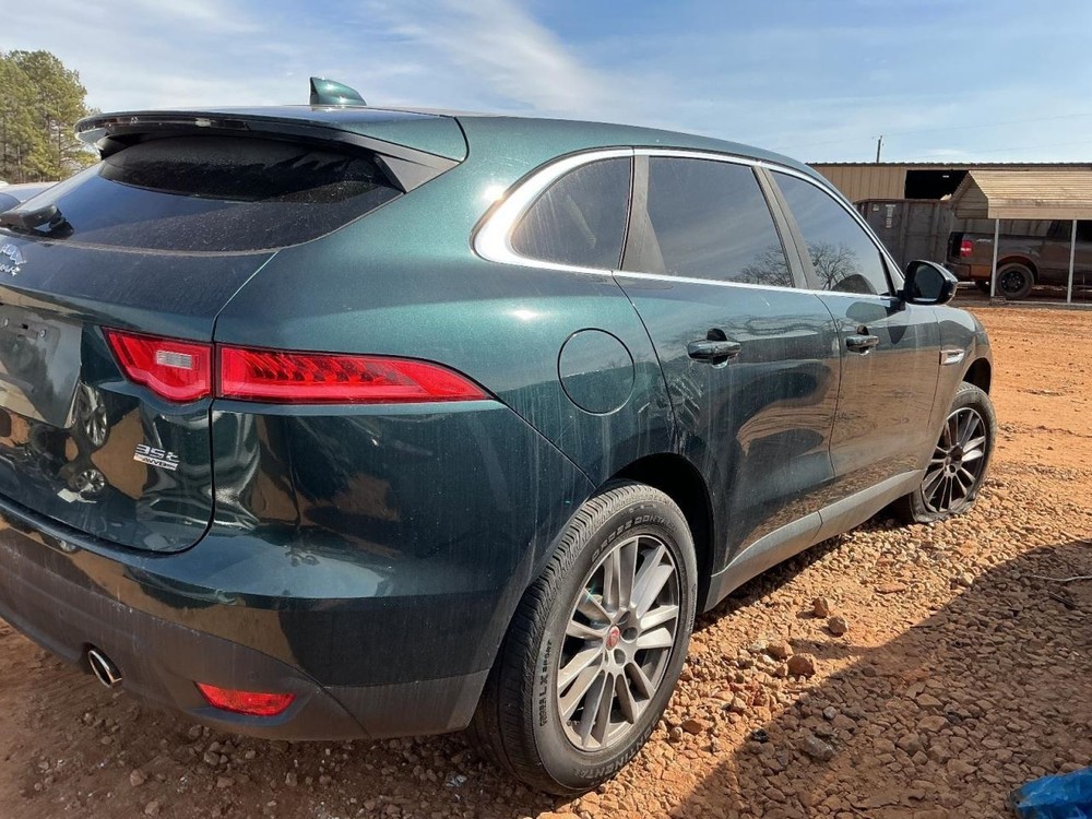 F-PACE 2017 Glove Box 4960752