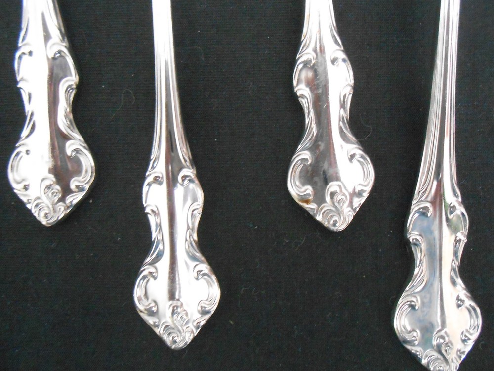 11 STAINLESS FLATWARE TEASPOONS 6 1/4" JAPAN UNKNOWN PATTERN LINE SCROLLS