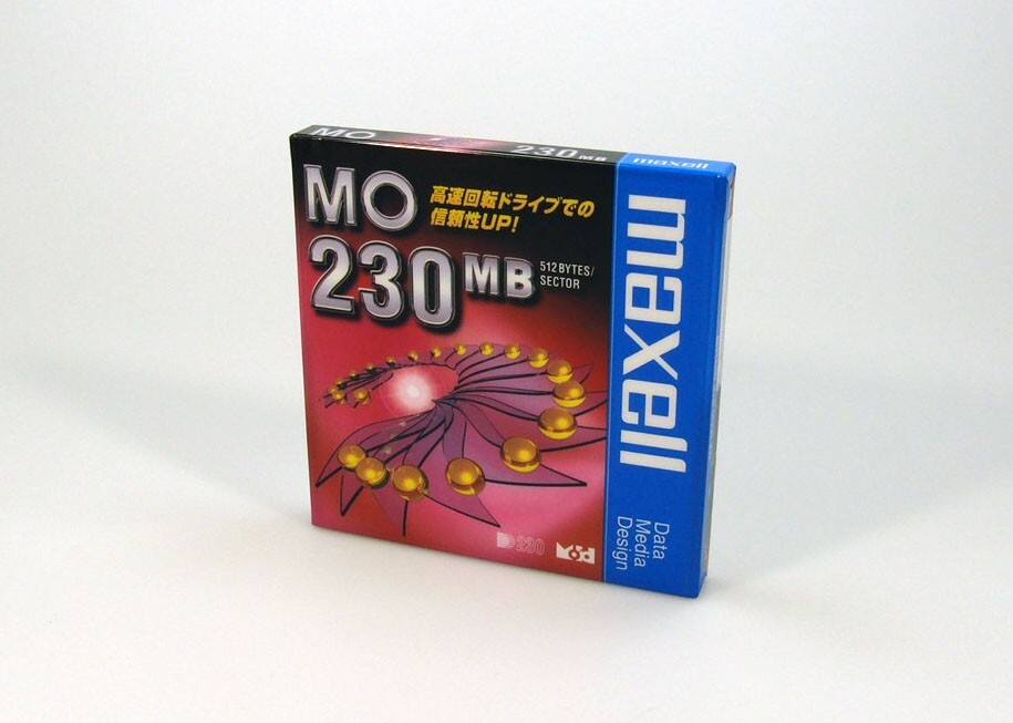 1x Unopened Maxell 3.5inch 230MB Rewritable MO Disk / unformatting