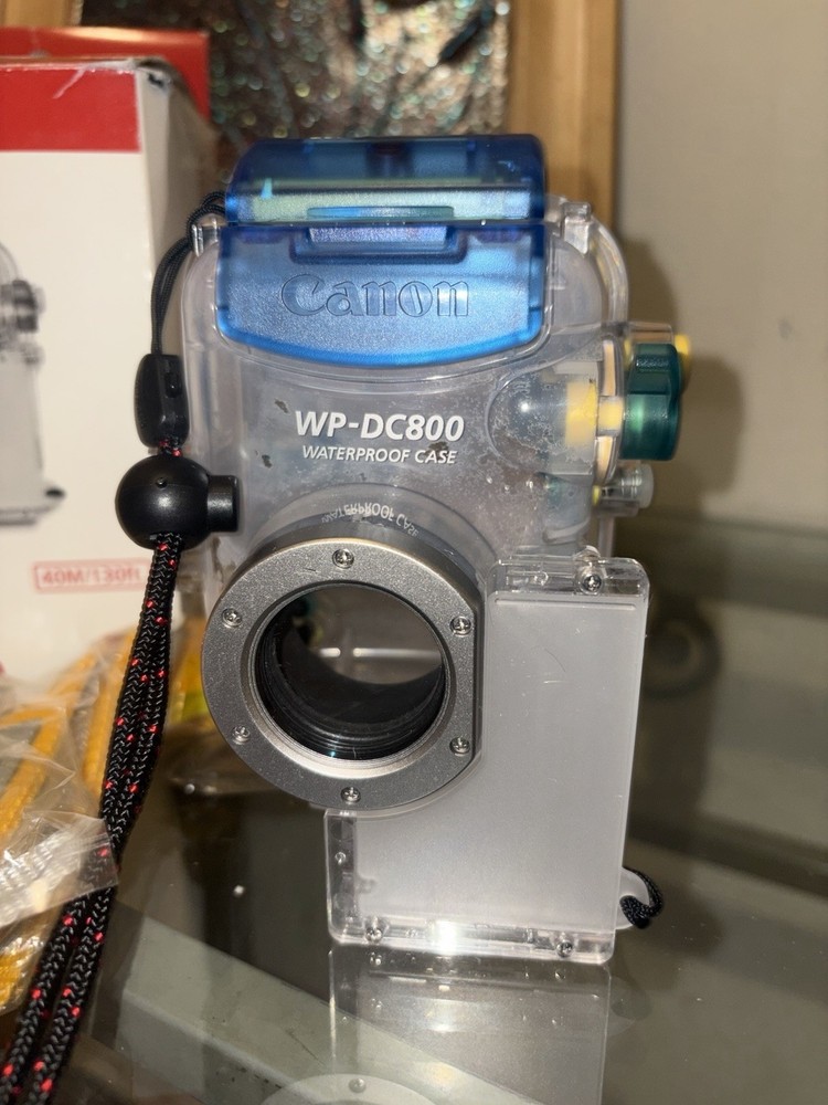 Canon WP-DC800 waterproof plastic camera case 40M 130 ft Open Box