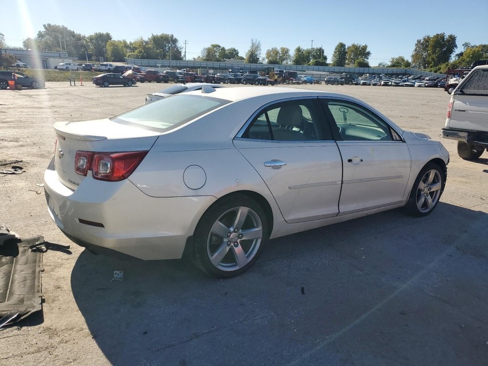 Used Blind Spot Detection System Warning Control Module fits: 2014 Chevrolet Mal